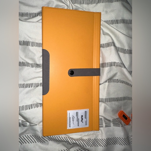 Nuphy Air75 Wireless Keyboard (V1) - Picture 4 of 7